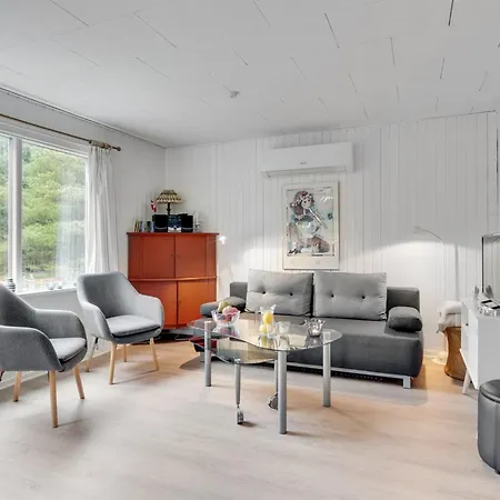 Alflak - 5-2km From The Sea By Interhome