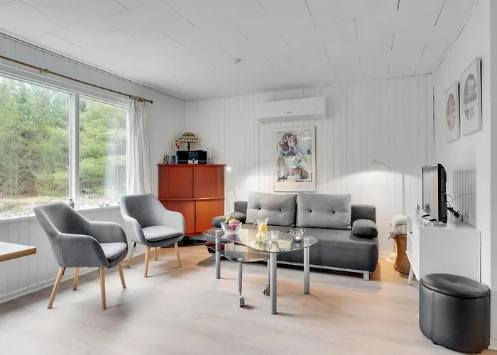 Alflak - 5-2km From The Sea By Interhome