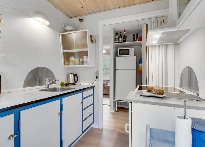 Alflak - 5-2km From The Sea By Interhome